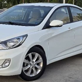 Hyundai Accent 2013