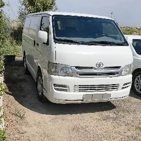 Toyota Hiace 2009