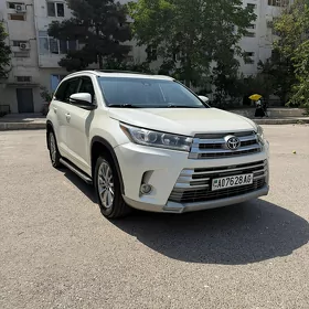 Toyota Highlander 2017