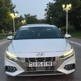 Hyundai Elantra 2023