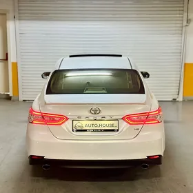 Toyota Camry 2018