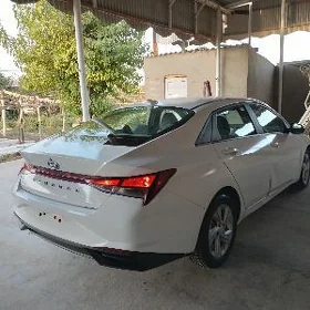 Hyundai Elantra 2023