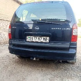 Opel Sintra 1999