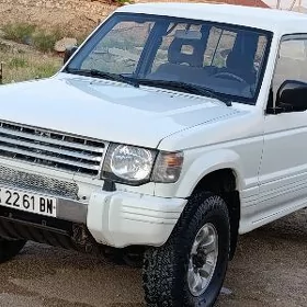 Mitsubishi Montero 1995