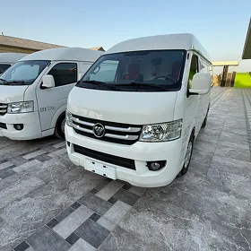 Toyota Hiace 2021