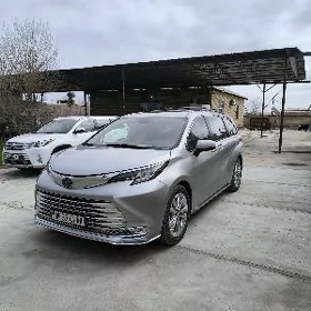Toyota Sienna 2021