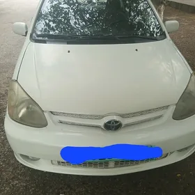 Toyota Echo 2005