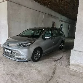 Toyota Sienna 2021