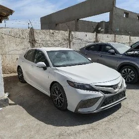 Toyota Camry 2022