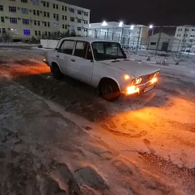 Lada 2103 1982