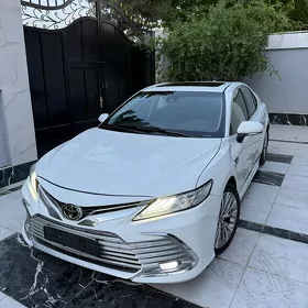Toyota Camry 2020