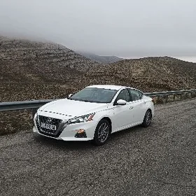 Nissan Altima 2020