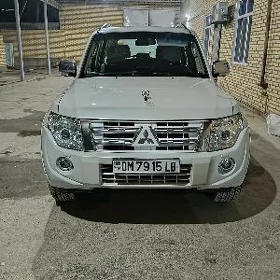 Mitsubishi Pajero 2013