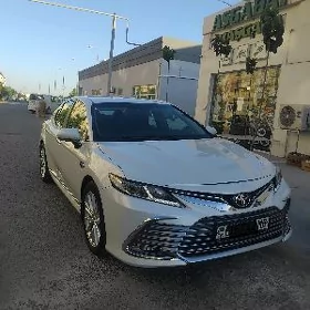Toyota Camry 2021