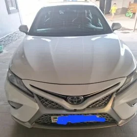 Toyota Camry 2018