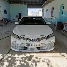 Toyota Camry Hybrid 2021