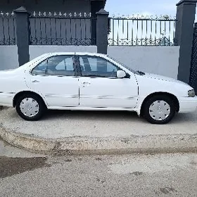 Nissan Sunny 1998
