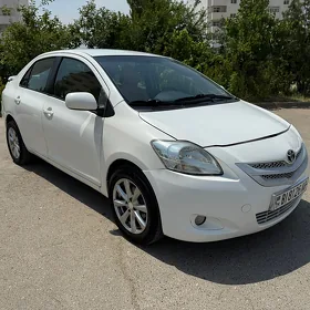 Toyota Yaris 2011