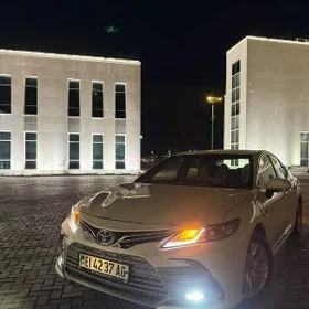 Toyota Camry 2021
