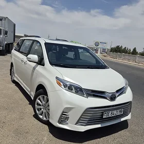 Toyota Sienna 2018