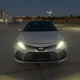 Toyota Camry 2019