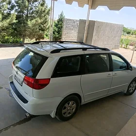 Toyota Sienna 2004