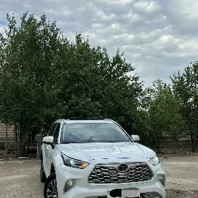 Toyota Highlander 2023
