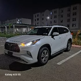 Toyota Highlander 2022