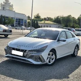 Hyundai Elantra 2022