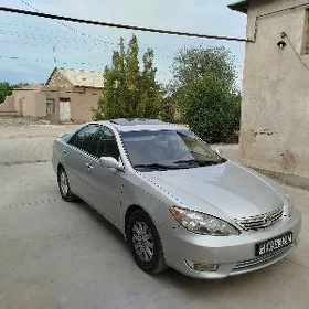 Toyota Camry 2004