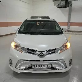 Toyota Sienna 2016