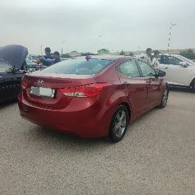 Hyundai Elantra 2013