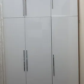 Шкаф и стеллаж