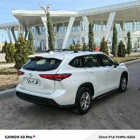 Toyota Highlander 2023