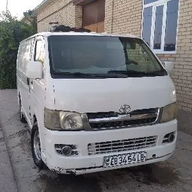 Toyota Hiace 2005