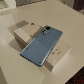 Xiaomi 13Xiaomi 12 x 12/256