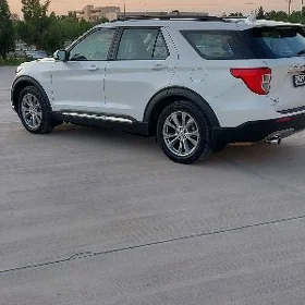 Ford Explorer 2022