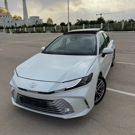 Toyota Camry 2025