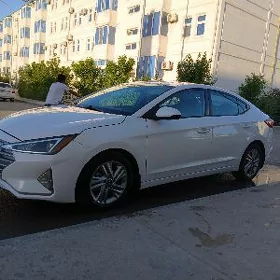 Hyundai Elantra 2020