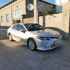 Toyota Camry 2020