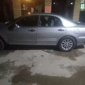 Mitsubishi Diamante 1997