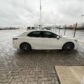 Toyota Camry 2022
