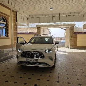 Toyota Highlander 2021