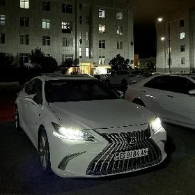 Lexus ES 350 2022