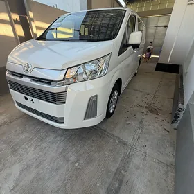 Toyota Hiace 2026
