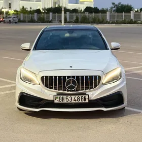Mercedes-Benz C300 2015