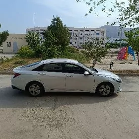Hyundai Elantra 2021