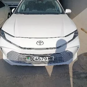 Toyota Camry 2025