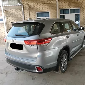 Toyota Highlander 2019