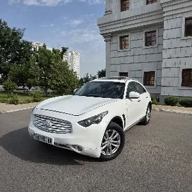 Infiniti FX35 2010